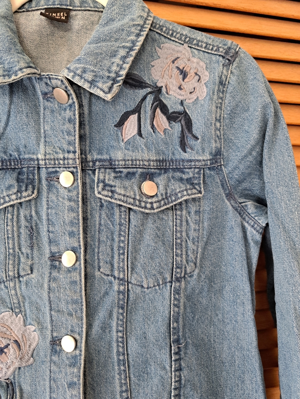 TINSEL TOWN Embroidered Denim Jacket Size M - Picture 3 of 9